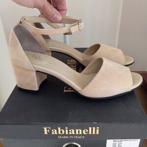 Fabianelli Beige Suede Ankle Strap Block Heel Sandals Sz 38/ 7 -7.5 ITALY